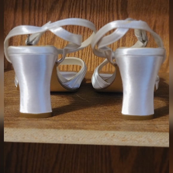 Beautiful Formal Shoes - Picture 3 of 12